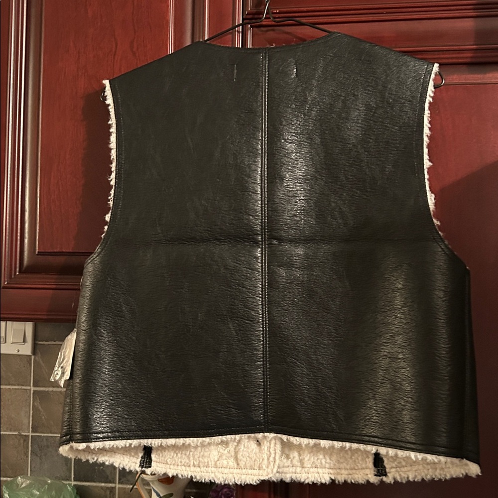 FREE PEOPLE Travelers Faux Leather Vest size small - Picture 13 of 13